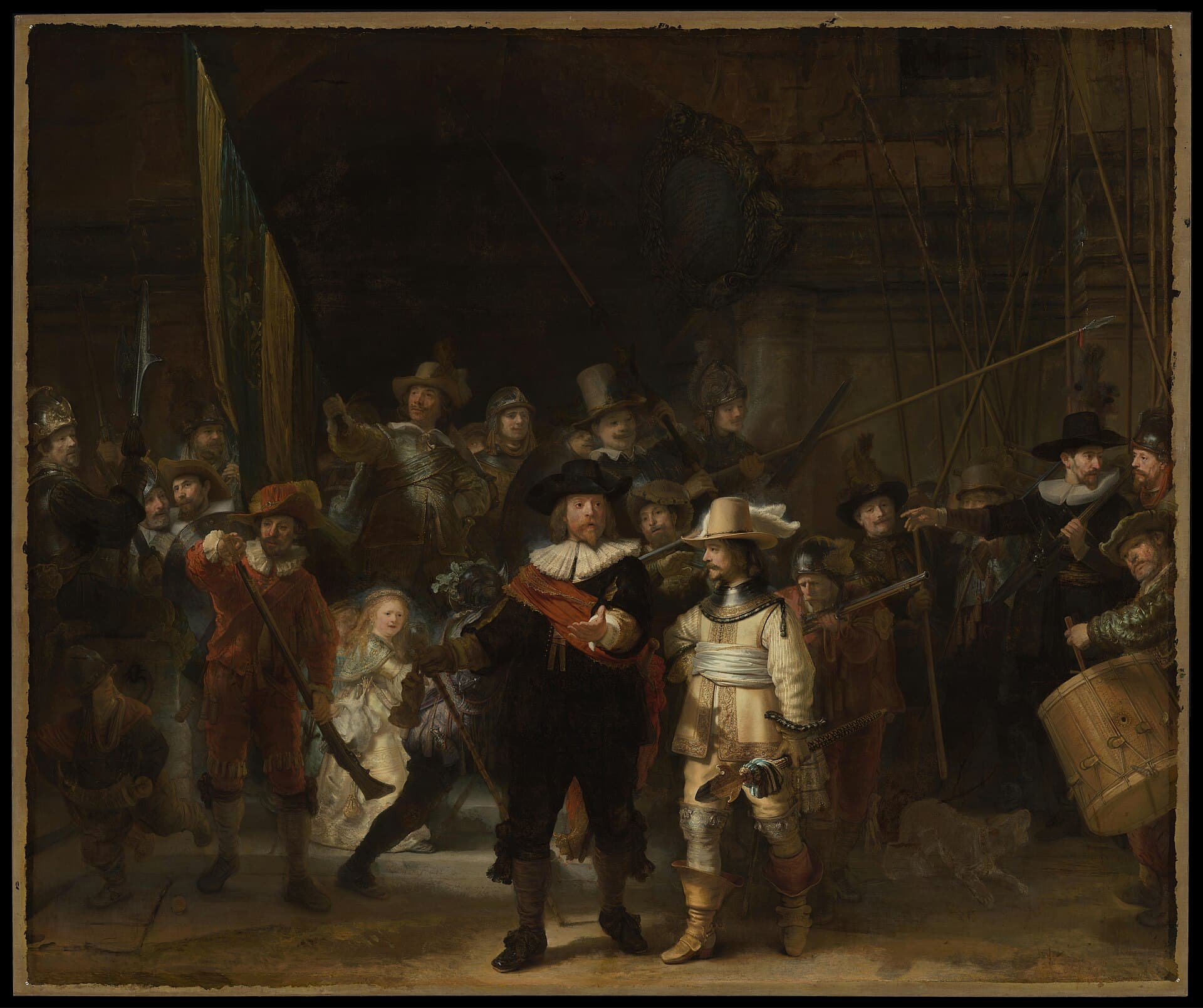Rembrandt, Straż nocna 1642, Rijksmuseum w Amsterdamie - kompania miejskiej gwardii wychodzi z zacienionej bramy: na przedzie kapitan w czerni z czerwoną szarfą i porucznik w jasnożółtym stroju, wokół gwardziści z muszkietami, halabardami i chorągwią, po lewej rozświetlona postać dziewczynki, po prawej dobosz i szczekający pies