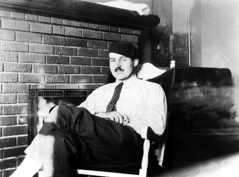 Ernest Hemingway w Paryżu, 1924 — okres formowania teorii góry lodowej i kanonu zasady pokazuj, nie opowiadaj