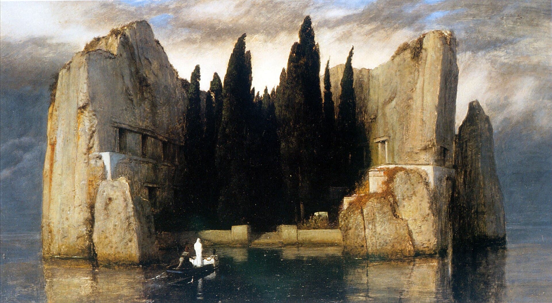 Arnold Böcklin, Wyspa umarłych wersja III 1883, Alte Nationalgalerie w Berlinie - z ciemnej, gładkiej wody wyrasta skalista wysepka, a ze środka jej wnętrza strzela gęsta kępa czarnych cyprysów sięgająca górnej krawędzi obrazu; po obu stronach wąskiej przystani stoją pionowe jasne ściany skalne z wykutymi rzędami prostokątnych otworów, na nabrzeżu nie ma nikogo, od lewej podpływa niska łódź z wioślarzem, wyprostowaną białą postacią i podłużną skrzynią, niebo jest ciemne i bez chmur