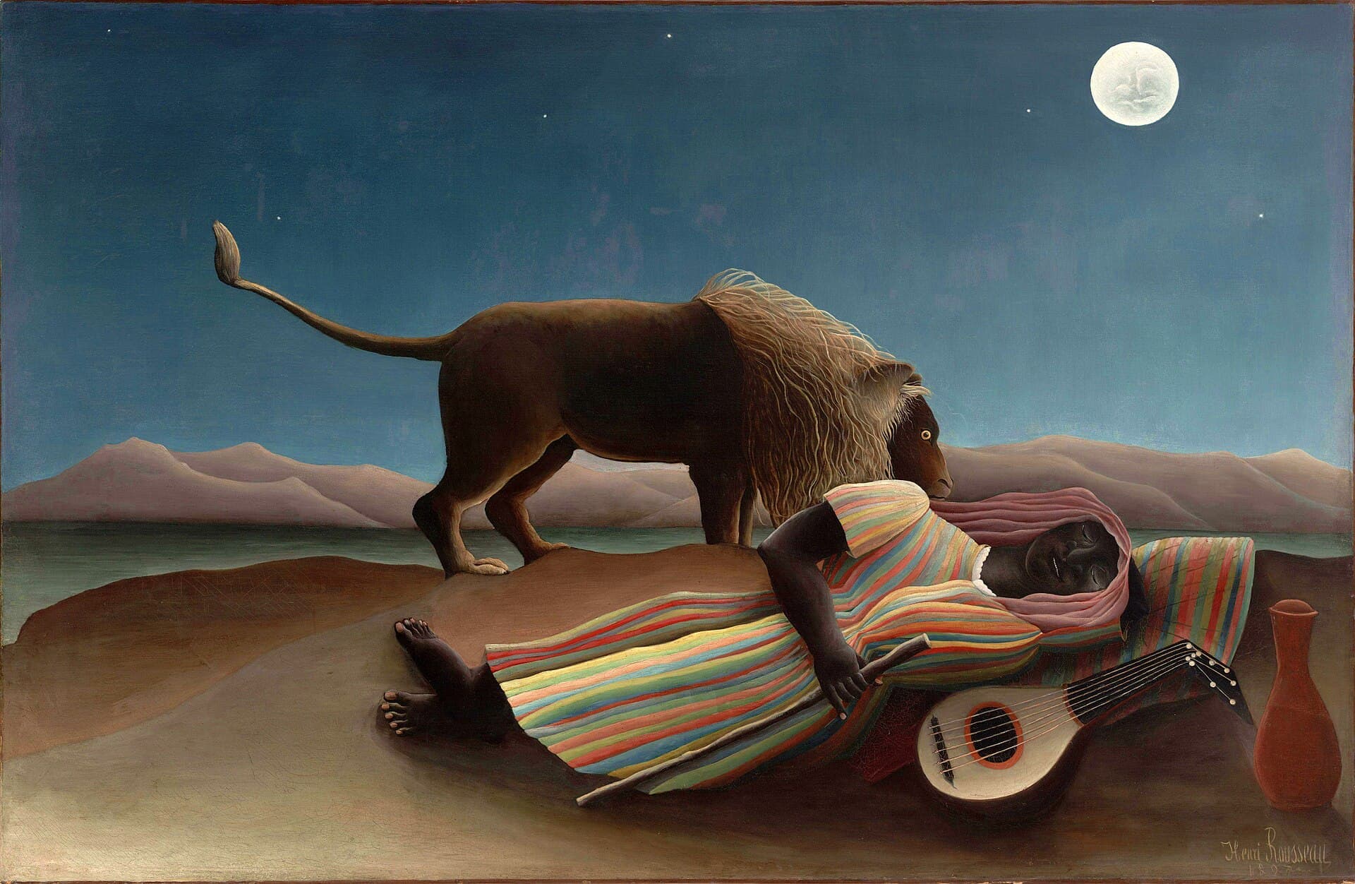 Henri Rousseau, Śpiąca Cyganka, 1897, olej - lew z uniesionym ogonem stoi nad kobietą śpiącą na piasku w pasiastej szacie, obok niej mandolina, gliniany dzban i długi kij, w górze pełnia księżyca, w tle pasmo gór